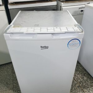 "BEKO", GERMANY, podpultni mali frižider sa komorom