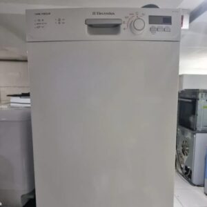 "Electrolux", masina za pranje sudova, 45 cm, 8 kompleta, garancija 6 meseci