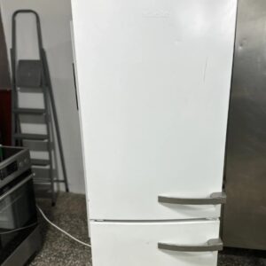 "MIELE", GERMANY ,Kombinovani frižider DynaCool, ogrebotine koje ne uticu na rad, prevoz uracunat u cenu