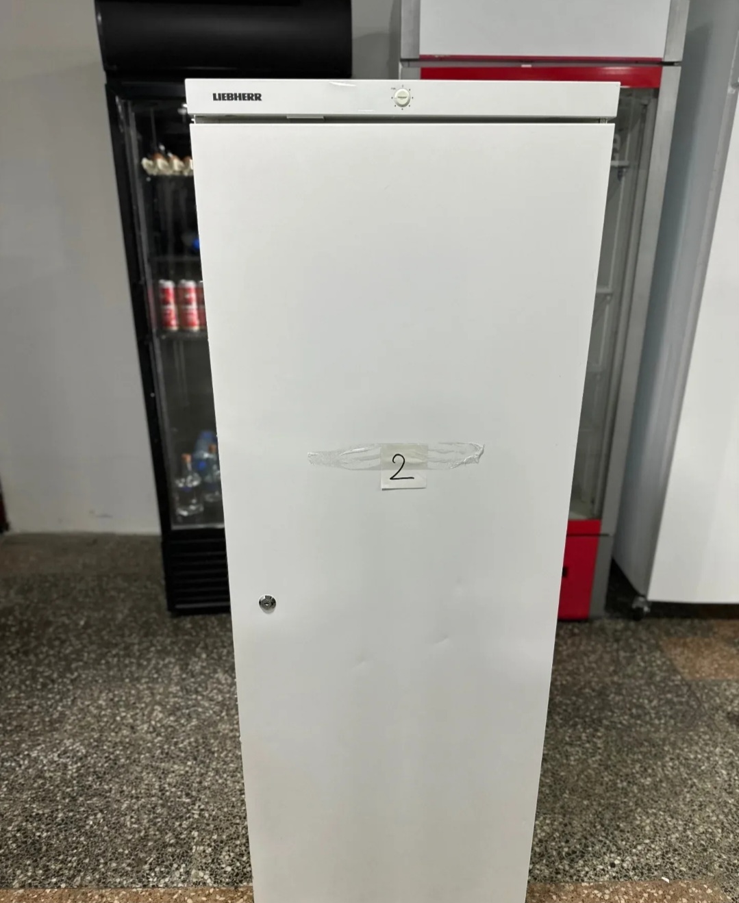 "LIEBHERR", GERMANY, polovna vitrina za kolače, mirno hladjenje, 333l, 164 cm