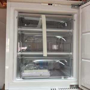 Nov ugradni zamrzivac "IKEA", Model: GenomFrysa 902.823.02 , 81,9cm, 90l, 25 meseci garancija, besplatan prevoz