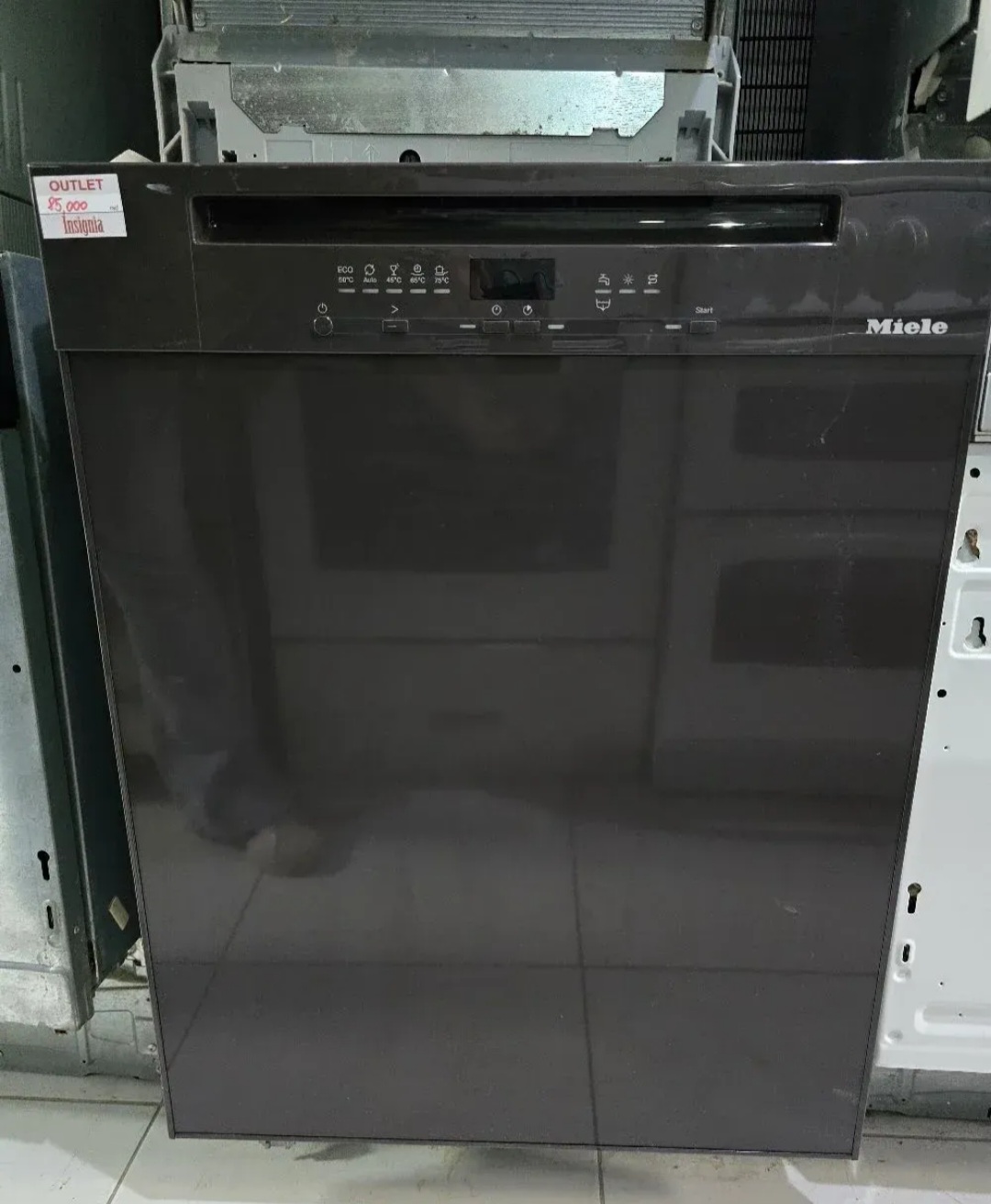 "Miele", polovna masina za sudove, NOVIJI MODEL, 12 -15 kompleta, prevoz ukljucen u cenu