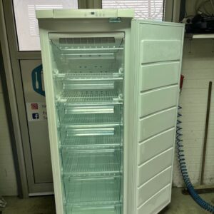 Polovni zamrzivac " Electrolux", 280l, 185 cm, odlican, garancija 6 meseci, prevoz uz dogovor