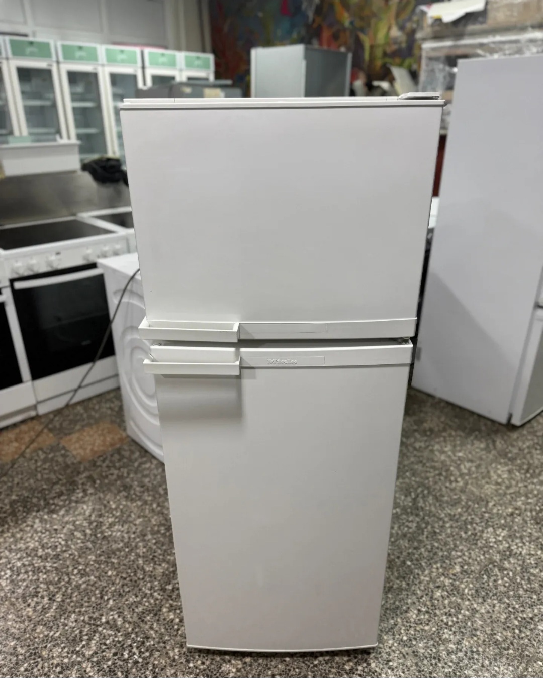 "MIELE", GERMANY, 240 litara, polovni kombinovani frižider, 142 cm, prevoz ukljucen u cenu