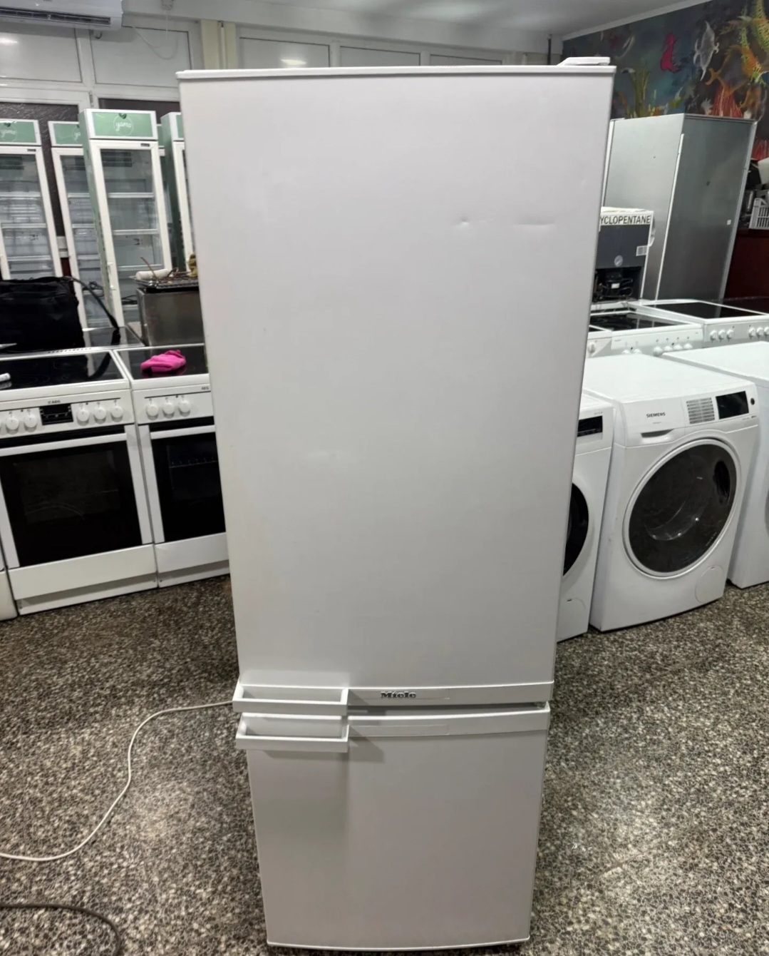 "MIELE", GERMANY, polovni kombinovani frižider, 260 l, 160 cm, extra lep, prevoz ukljucen u cenu