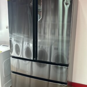Nov americki frizider "Haier" sa estetskim ostecenjima, 750l, No Frost, Inverter, LED, 4 vrata, garancija 25 meseci