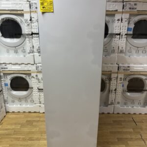 Nov ugradni frizider " Ikea", sa estetskim ostecenjima, F klasa, 314L, 177cm, garancija 25 meseci, prevoz ukljucen u cenu