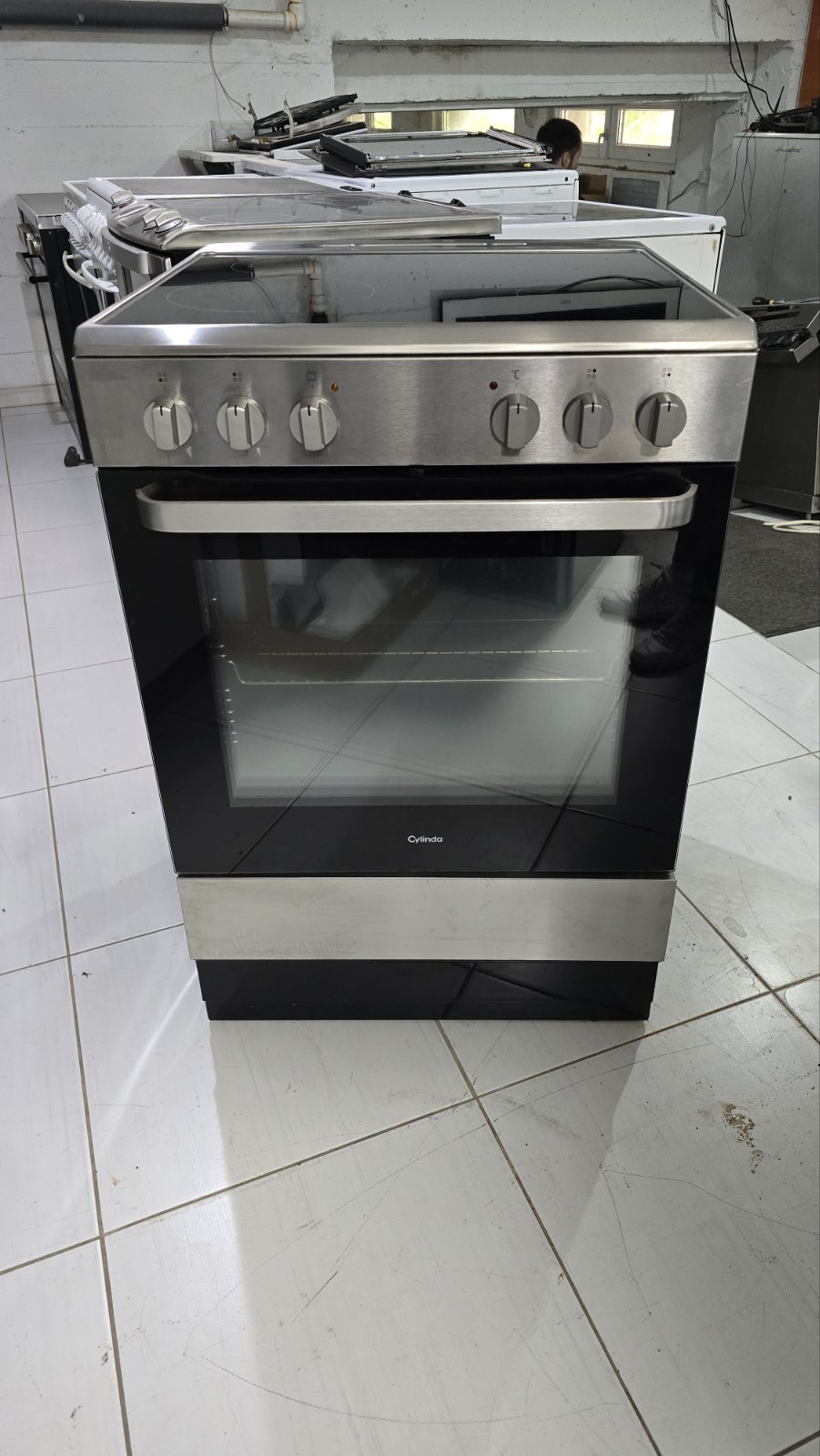 Polovan sporet "Cylinda", 60 cm, turbo, odlican, garancija 6 meseci, prevoz ukljucen u cenu